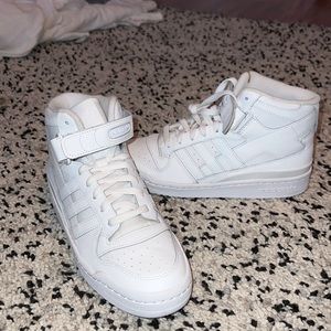 ADIDAS MEN WHITE HIGH TOPS - BRAND NEW W TAGS 🤍